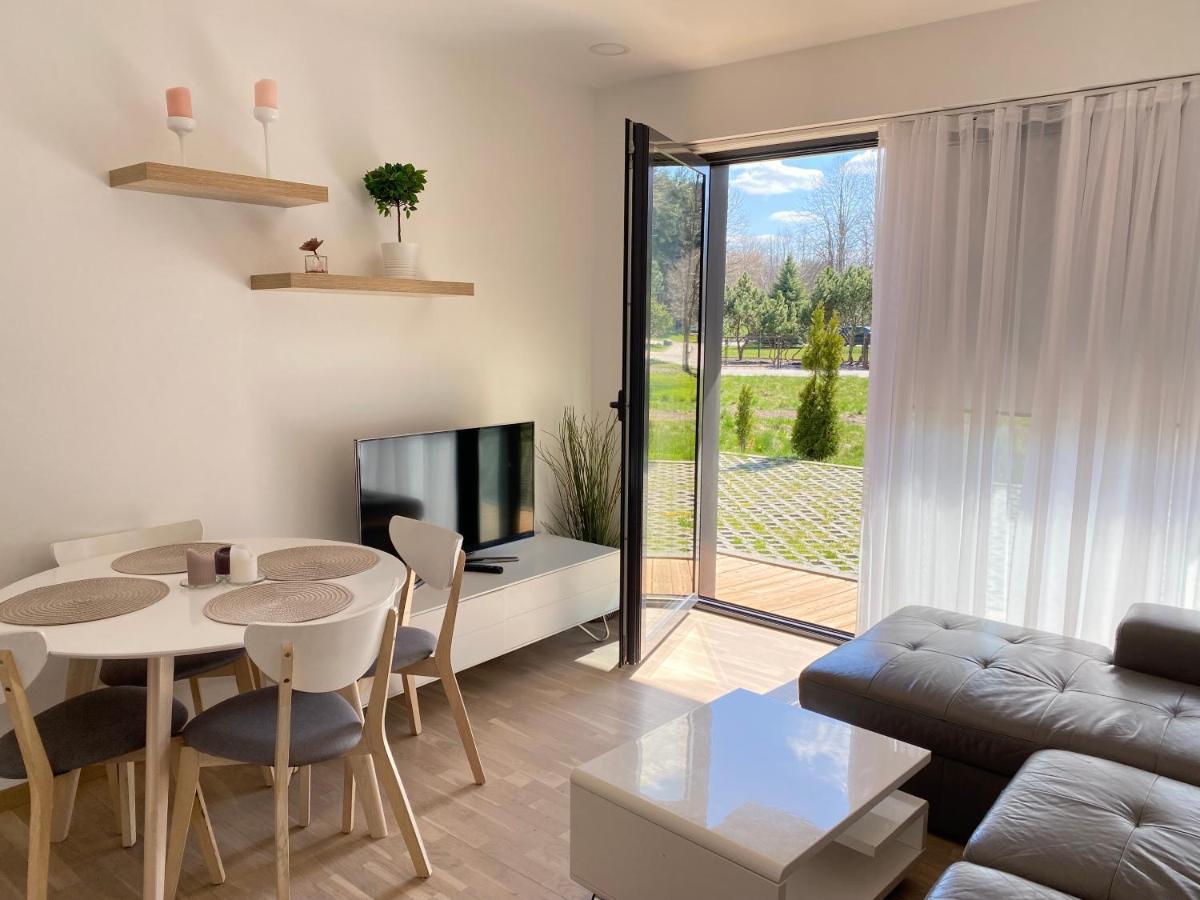 Smilciu Trio Keturvieciai Apartamentai Su Terasa Palanga Esterno foto